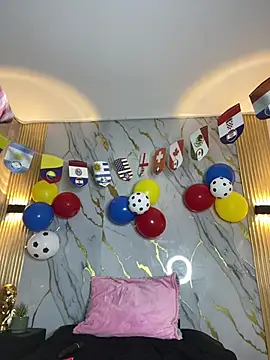 Tinakitten online show from June 2026 12:22:01 PM