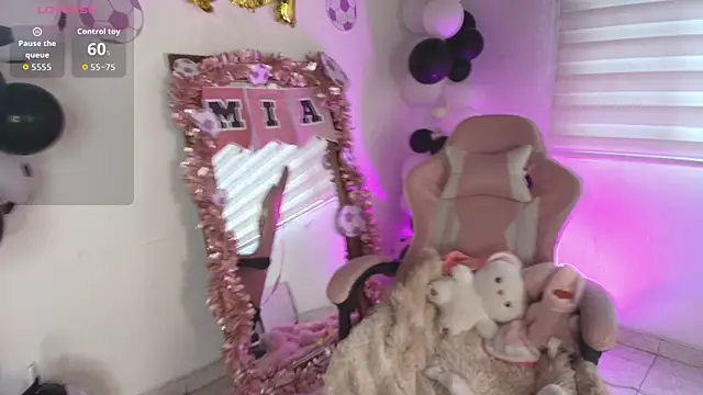 mia zafirr online show from July 2026 08:46:02 PM