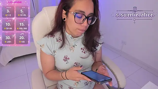 alice elare online show from July 2026 04:41:02 AM
