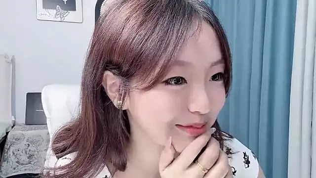 Snapshot of wenwen8888 chatting on July 2026 04:19:01 AM wenwen8888 online show from July 2026 04:19:01 AM