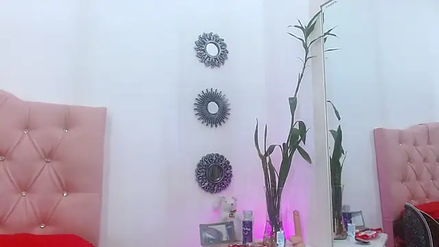 Snapshot of _saray_rose chatting on June 2026 02:30:02 PM saray rose online show from June 2026 02:30:02 PM