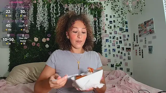 LyraCovee online show from July 2026 12:20:02 AM