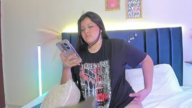 AmberCurvy online show from June 2026 04:17:02 PM