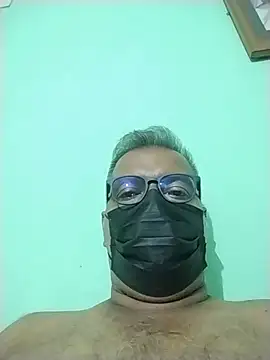 Snapshot of daddys_small_dick chatting on June 2026 04:29:01 PM daddys small dick online show from June 2026 04:29:01 PM