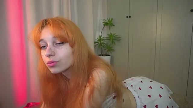 Snapshot of tgirlfoxy chatting on July 2026 06:21:02 AM tgirlfoxy online show from July 2026 06:21:02 AM
