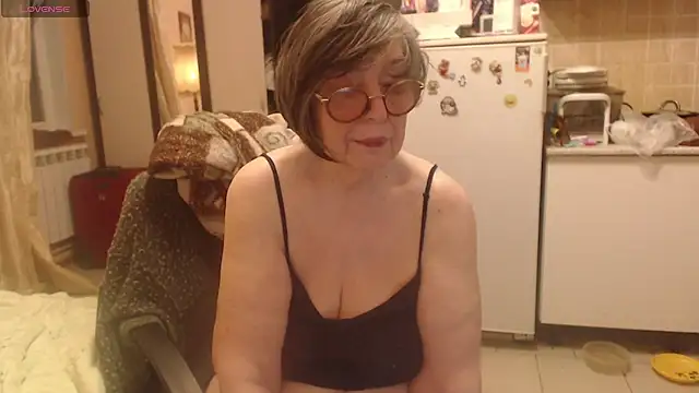 Snapshot of Sharon_Amore chatting on April 2026 12:39:01 AM Sharon Amore online show from April 2026 12:39:01 AM