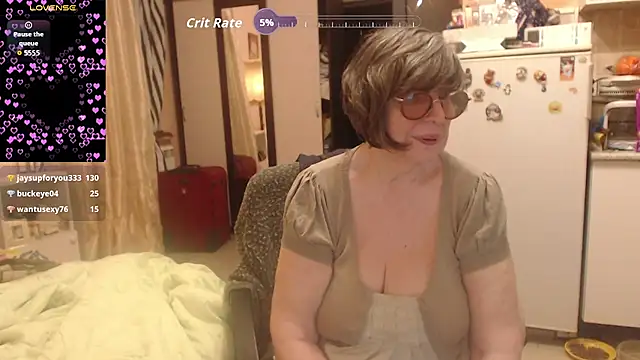 Snapshot of Sharon_Amore chatting on May 2026 11:01:01 PM Sharon Amore online show from May 2026 11:01:01 PM