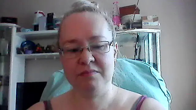 Snapshot of Viola27 chatting on June 2026 04:24:01 AM Viola27 online show from June 2026 04:24:01 AM
