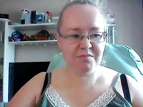 Snapshot of Viola27 chatting on June 2026 06:45:02 AM Viola27 online show from June 2026 06:45:02 AM