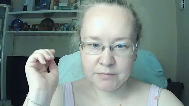 Snapshot of Viola27 chatting on July 2026 04:42:02 PM Viola27 online show from July 2026 04:42:02 PM
