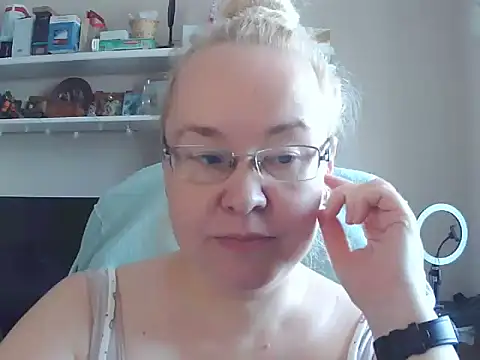 Snapshot of Viola27 chatting on July 2026 07:04:02 AM Viola27 online show from July 2026 07:04:02 AM