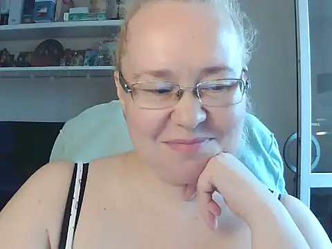 Snapshot of Viola27 chatting on July 2026 09:51:02 AM Viola27 online show from July 2026 09:51:02 AM