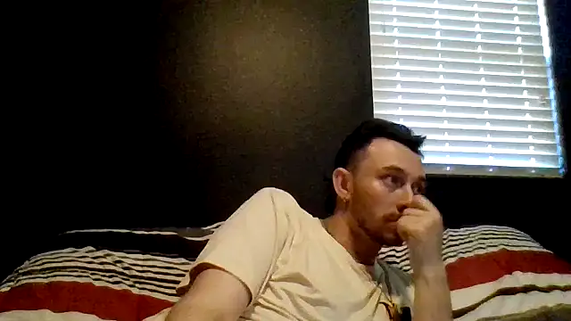 Snapshot of Mikecloudyhawk chatting on June 2026 03:37:02 PM Mikecloudyhawk online show from June 2026 03:37:02 PM