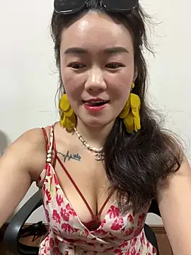 Snapshot of mollymm chatting on July 2026 12:55:01 PM mollymm online show from July 2026 12:55:01 PM