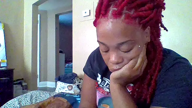 Snapshot of BoujieDee chatting on July 2026 04:32:02 PM BoujieDee online show from July 2026 04:32:02 PM