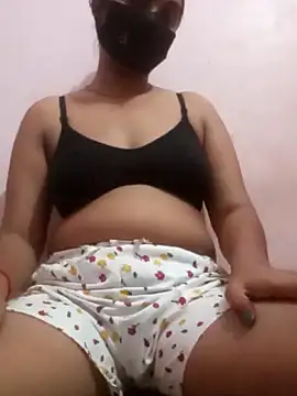 TRISHA0404 online show from June 2026 09:34:02 AM