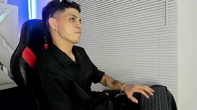 cameron lux77 online show from June 2026 03:44:01 AM