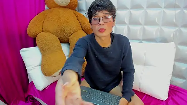 Snapshot of maximo_2019 chatting on July 2026 07:21:01 PM maximo 2019 online show from July 2026 07:21:01 PM