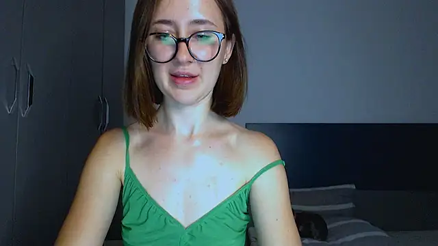 Snapshot of sofiacrystal chatting on June 2026 03:55:01 PM sofiacrystal online show from June 2026 03:55:01 PM