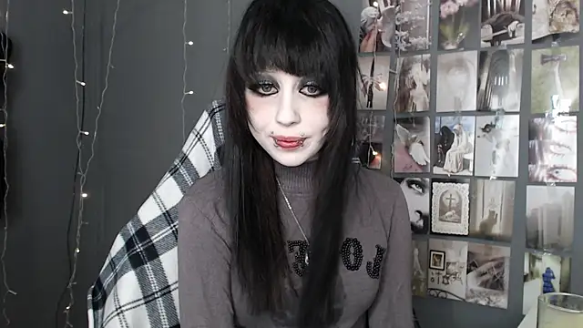 Snapshot of lucyy0_0ddeath chatting on June 2026 06:00:02 AM lucyy0 0ddeath online show from June 2026 06:00:02 AM