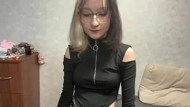 Snapshot of Lilfain_baby chatting on June 2026 12:05:02 PM Lilfain baby online show from June 2026 12:05:02 PM