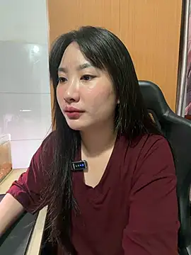 Snapshot of QuynhAnh99 chatting on June 2026 02:16:02 PM QuynhAnh99 online show from June 2026 02:16:02 PM