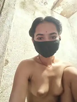 Snapshot of Kashish_love-143 chatting on June 2026 01:35:02 PM Kashish love-143 online show from June 2026 01:35:02 PM