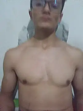 Snapshot of Davitfitnosuke chatting on June 2026 02:24:02 AM Davitfitnosuke online show from June 2026 02:24:02 AM