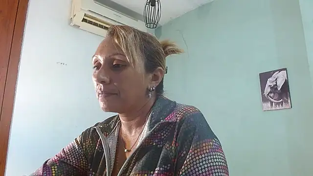 Snapshot of yesika_miller chatting on June 2026 11:55:01 AM yesika miller online show from June 2026 11:55:01 AM