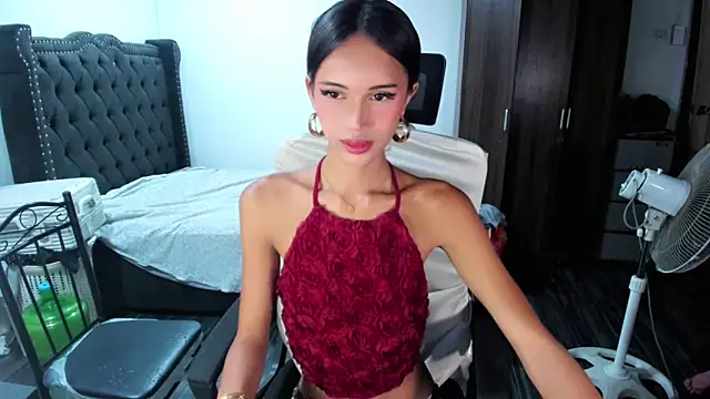 Snapshot of SultryKaye chatting on June 2026 09:35:02 PM SultryKaye online show from June 2026 09:35:02 PM