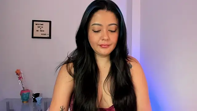 LauraToro  online show from January 2026 03:16:01 PM