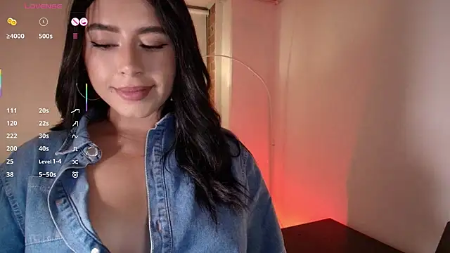 Snapshot of Isa_vargas_ chatting on June 2026 11:31:01 PM Isa vargas online show from June 2026 11:31:01 PM