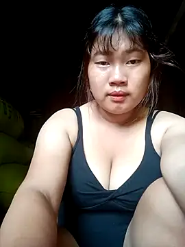 Snapshot of Emelyzz chatting on July 2026 11:43:01 PM Emelyzz online show from July 2026 11:43:01 PM