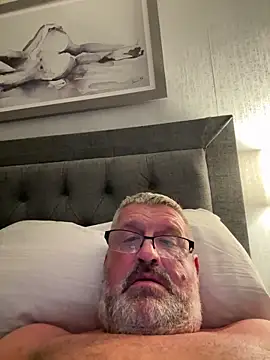 Snapshot of Stueeeey31 chatting on June 2026 12:24:01 AM Stueeeey31 online show from June 2026 12:24:01 AM