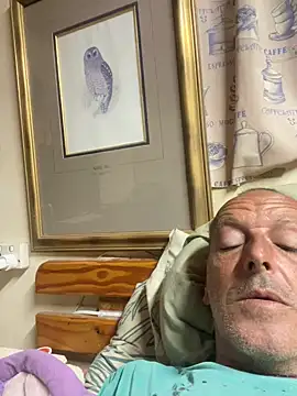 Snapshot of GeldenKuy chatting on July 2026 11:18:01 PM GeldenKuy online show from July 2026 11:18:01 PM