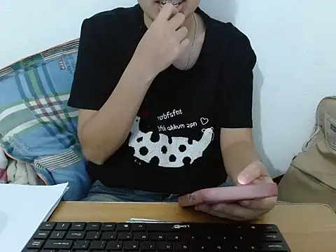 ThuyTien279 online show from July 2026 04:00:01 PM