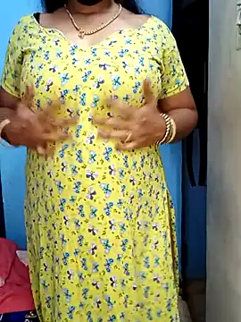 Snapshot of tamil_sarah chatting on July 2026 06:20:01 PM tamil sarah online show from July 2026 06:20:01 PM