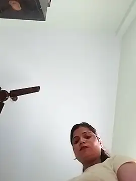 Snapshot of Missridhi chatting on June 2026 11:03:01 AM Missridhi online show from June 2026 11:03:01 AM
