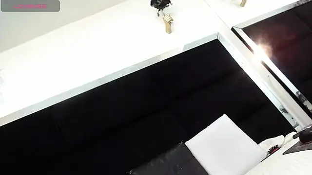 Jazmiin Rosee online show from July 2026 01:08:02 PM
