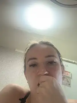 Snapshot of lunar_silk chatting on July 2026 03:21:01 PM lunar silk online show from July 2026 03:21:01 PM