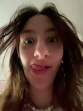 Snapshot of Violet_Velvet chatting on June 2026 06:23:01 PM Violet Velvet online show from June 2026 06:23:01 PM