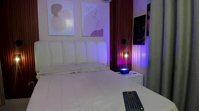 Millieskinny18 online show from July 2026 03:09:02 AM