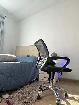 Snapshot of lucianxxx_ chatting on July 2026 08:52:02 PM lucianxxx online show from July 2026 08:52:02 PM
