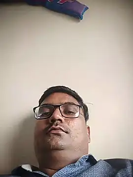 Snapshot of dhirusury050625 chatting on July 2026 01:14:02 PM dhirusury050625 online show from July 2026 01:14:02 PM