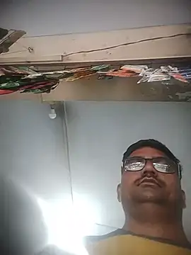 Snapshot of dhirusury050625 chatting on July 2026 01:05:01 PM dhirusury050625 online show from July 2026 01:05:01 PM