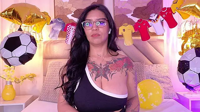 Sharlot18 online show from June 2026 12:31:01 PM