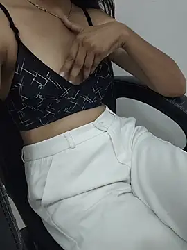 Snapshot of Ritika_jha01 chatting on June 2026 05:43:01 AM Ritika jha01 online show from June 2026 05:43:01 AM
