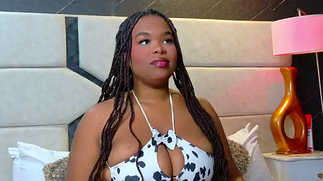 Snapshot of EbonyHenner chatting on June 2026 12:02:01 PM EbonyHenner online show from June 2026 12:02:01 PM