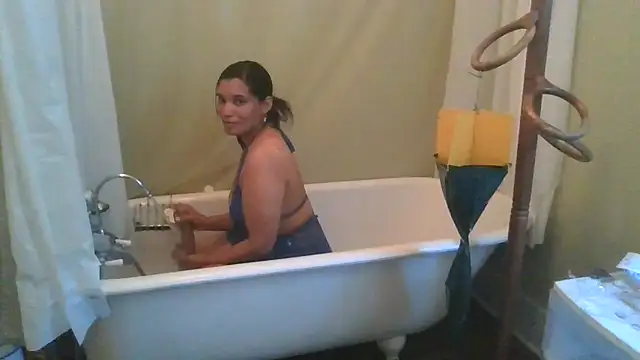 Snapshot of CutieClaudia chatting on June 2026 09:46:02 PM CutieClaudia online show from June 2026 09:46:02 PM