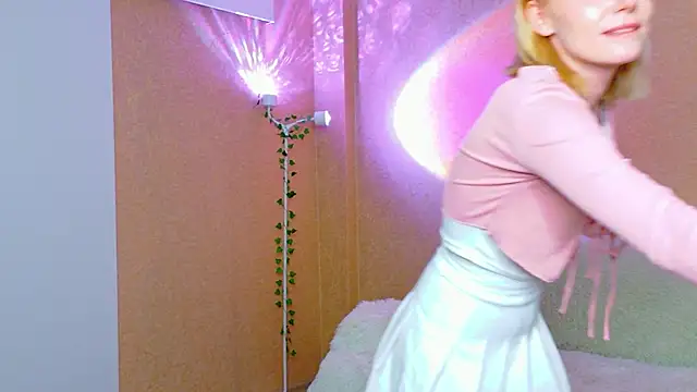 Snapshot of SweeetMia chatting on July 2026 03:00:02 AM SweeetMia online show from July 2026 03:00:02 AM